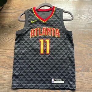 Nike Atlanta Young 11 Dri-fit Size M Jersey.
